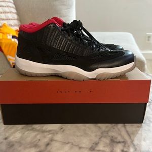 Air jordan retro 11 Low IE men’s size 10.5 used excellent condition 919712023
